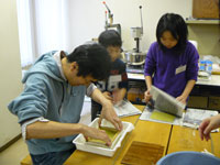 手作り実験教室「手すきの紙づくり」