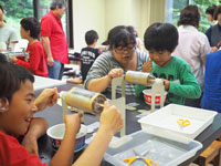 手作り実験教室「カイコのまゆから絹糸作り」